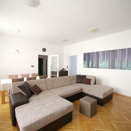 Skyscraper Apartment Ljubljana Eksteriør bilde