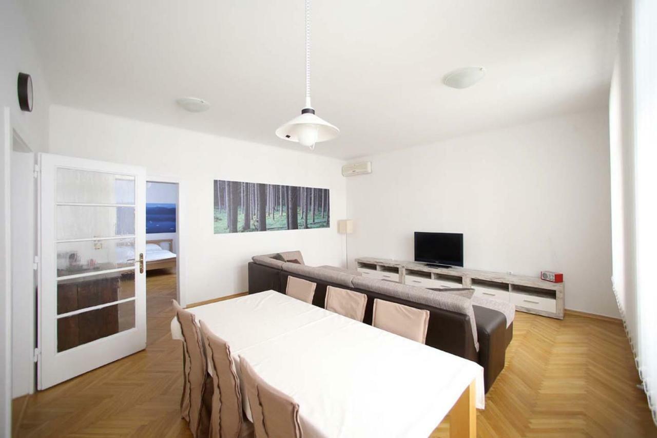 Skyscraper Apartment Ljubljana Eksteriør bilde