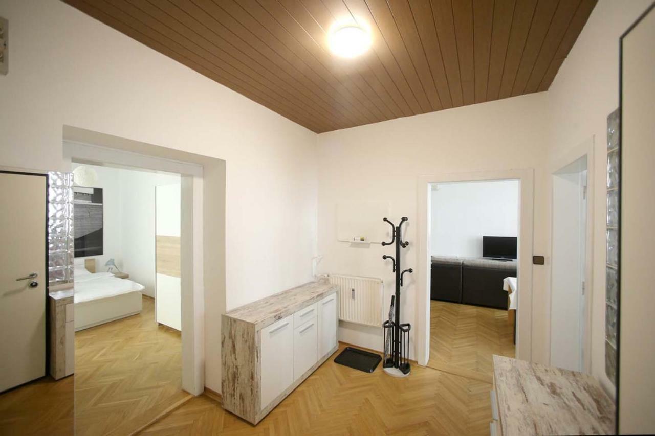 Skyscraper Apartment Ljubljana Eksteriør bilde