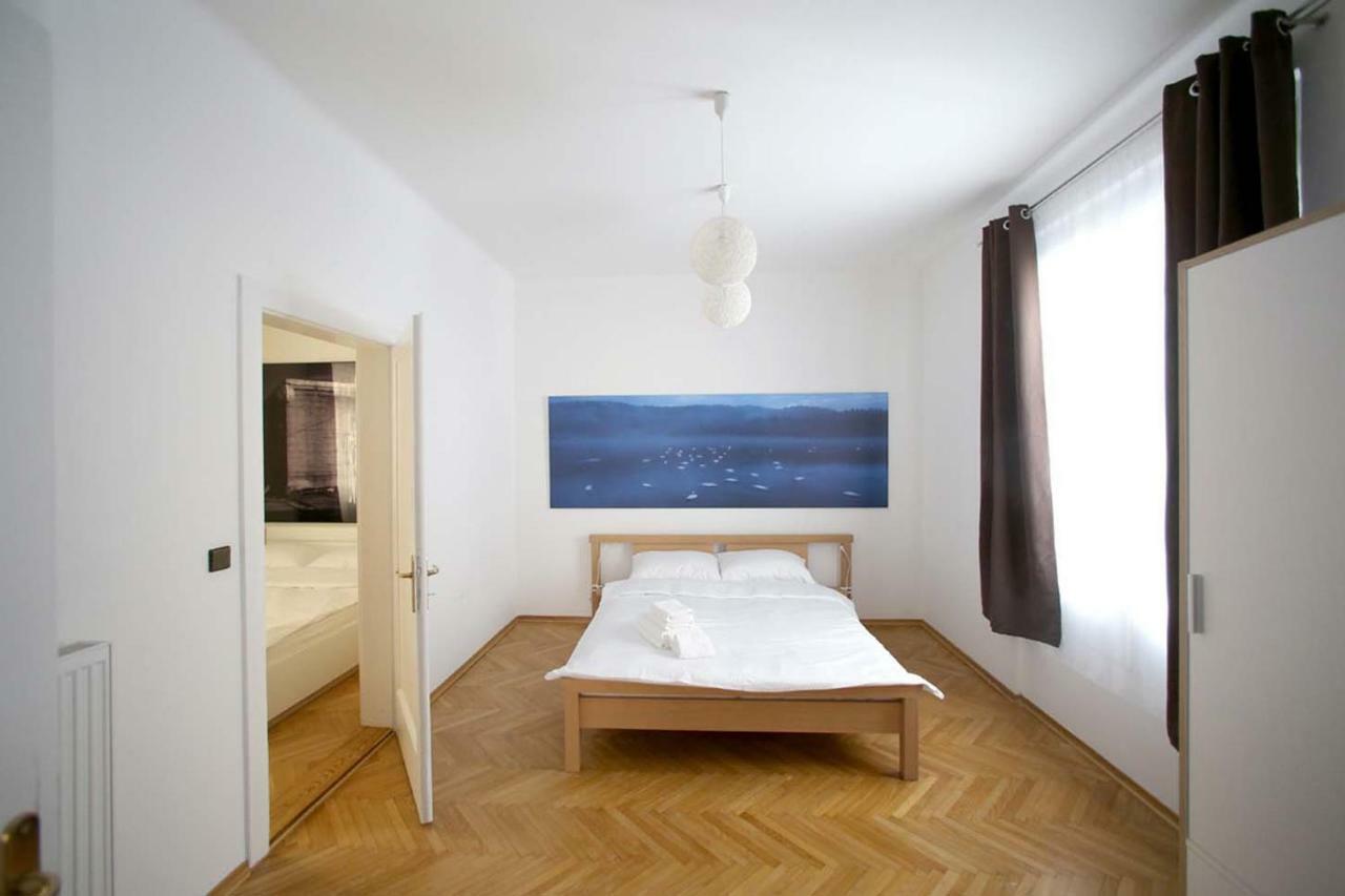 Skyscraper Apartment Ljubljana Eksteriør bilde